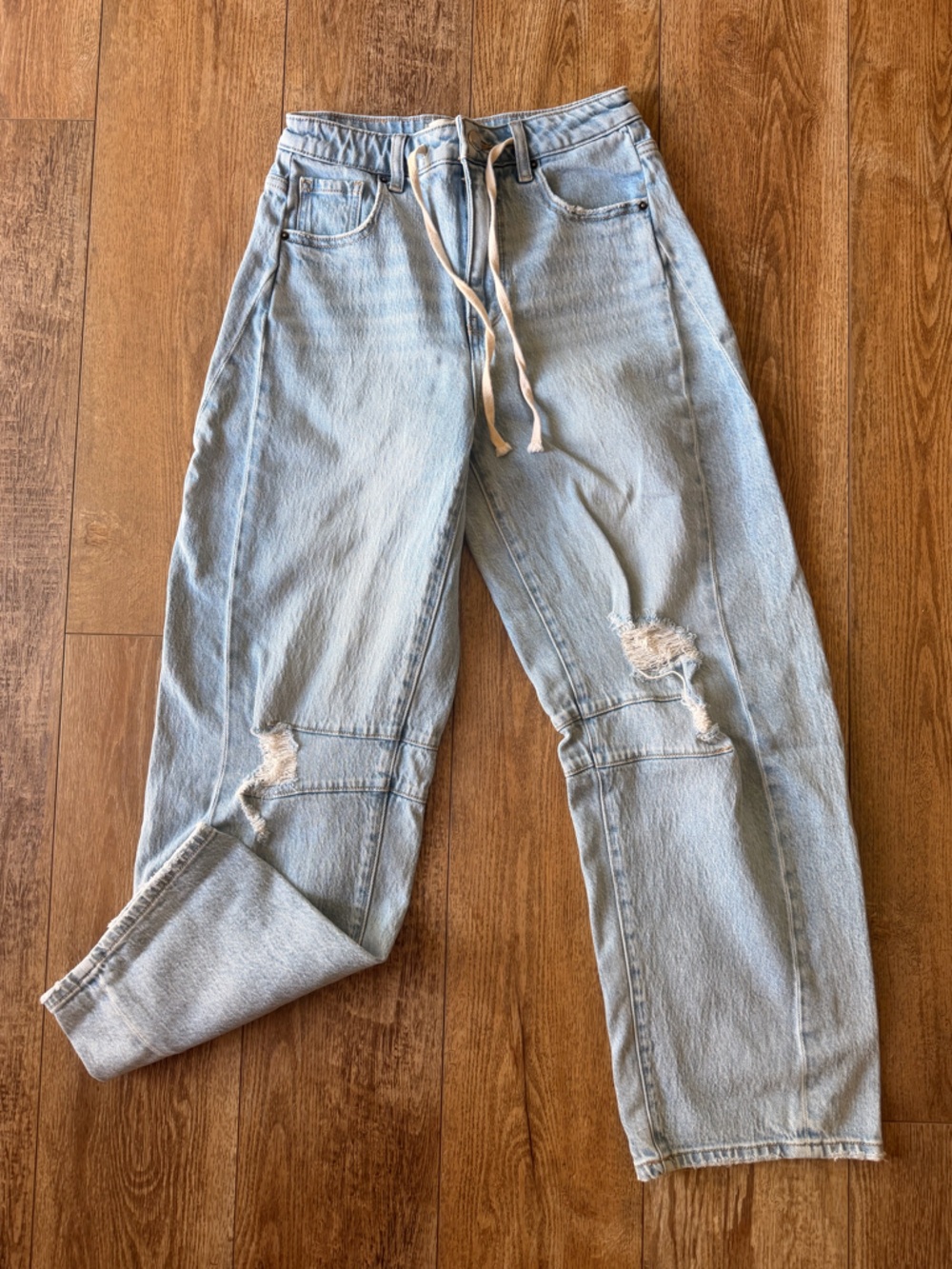 BKE Light Blue Distressed High-Waist Jeans